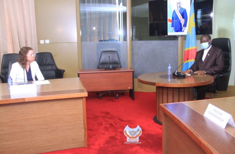 le premier ministre et l'ambassadrice britan