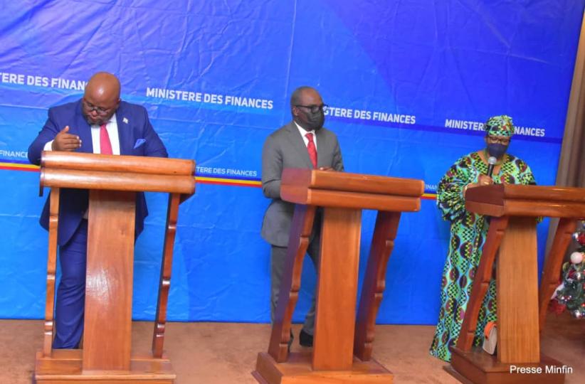 Aimé Boji,  Nicolas Kazadi et Mme Malangu Kabedi 