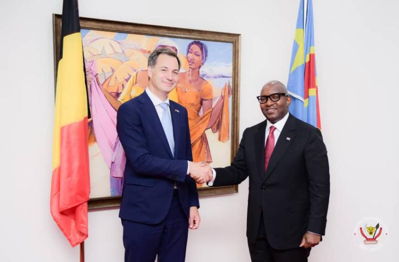 Poignée de main entre les Premiers ministres de la RDC et de Belgique 