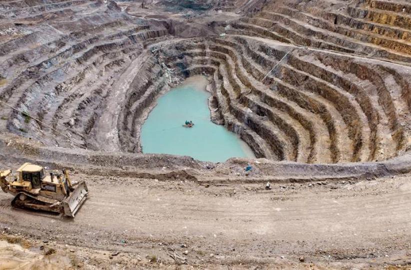 Une carrière des mines