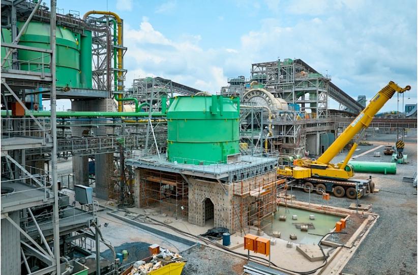 L'installation de la cellule de flottation du nettoyeur-épurateur au concentrateur de la phase 2 est presque terminée.