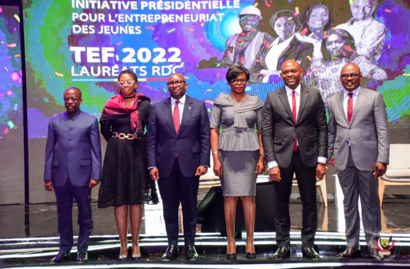 Le Premier Ministre Sama Lukonde a posé avec le milliardaire nigérian Tony Elumelu 