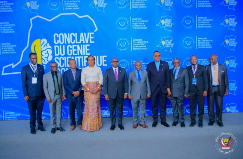Le Premier Ministre Sama Lukonde a visité les expositions au chapiteau du Palais du Peuple, en prélude de ces assises 