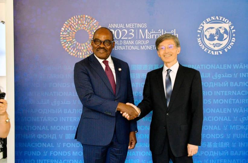 Le ministre des Finances Nicolas Kazadi et le numero 2 du FMI Kenji Okamura