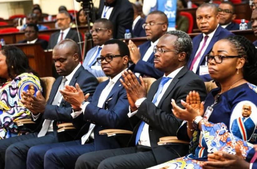 Des gouverneurs au Palais de la Nation,  lors du discours du président de la République 