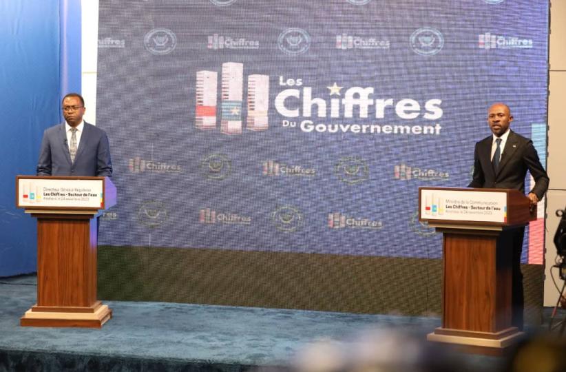 Le DG de la Regideso et le Ministre Patrick Muyaya lors du Briefing 
