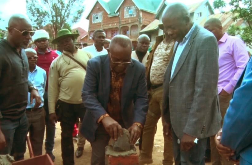 Cérémonie de pose de la première pierre pour la construction du forage d’eau 