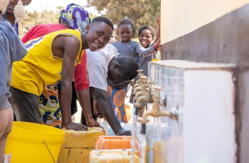 Ivanhoe Mines  a investi dans les forages d'eau, ici à Kipushi, pour alimenter les communautés locales