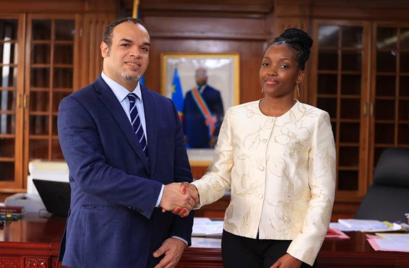 Le DG de la SNEL, Fabrice Lusinde, et la DG de l'ARE, Mme Sandrine Mubenga