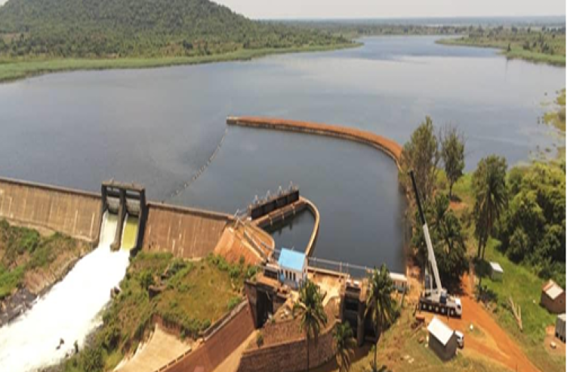 Lac de retenue d'eau sur la rivière Lufira et le Barrage de Mwadingusha. Photo d'illustration