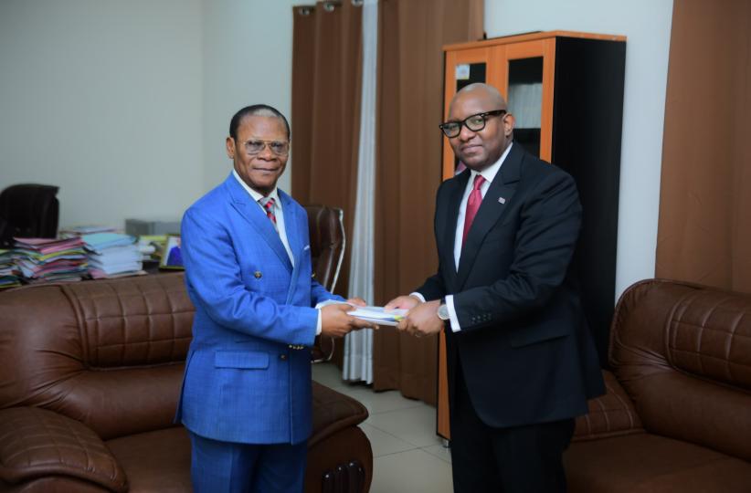 Le greffier de la Cour constitutionnelle et le Premier ministre honoraire Sama Lukonde