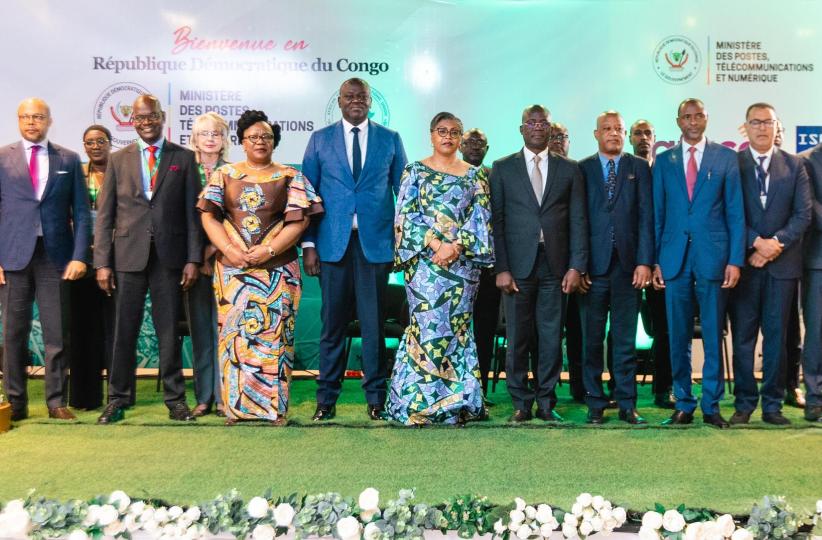 la Première Ministre Judith Suminwa et les participants à la 25e session ordinaire de l'UAT