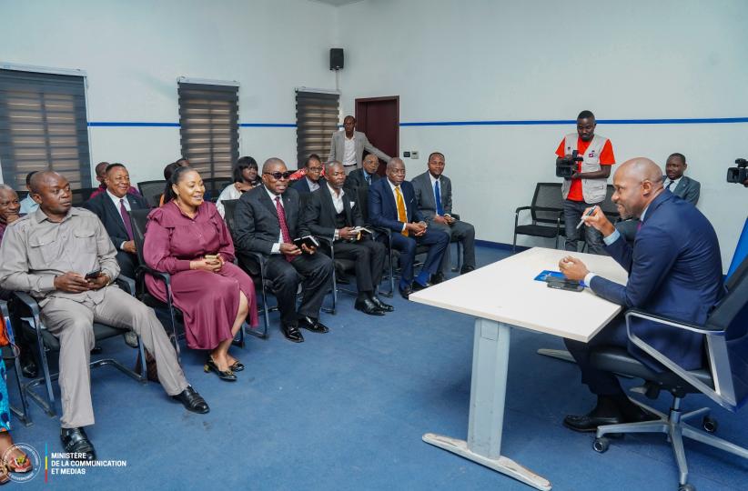 Le ministre Patrick Muyaya a tenu une réunion avec les membres de l'UNPC et des organisations de la presse