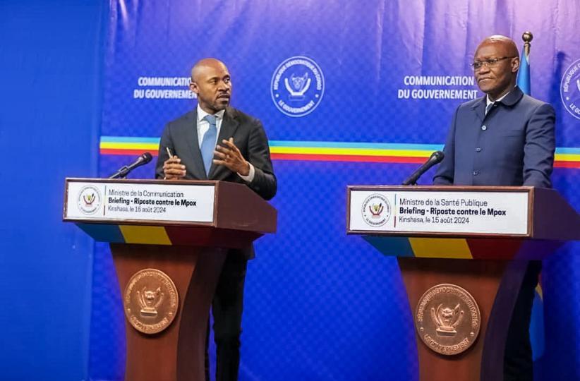 Le ministre de la Communication et Médias Patrick Muyaya et le ministre de la Santé Roger Kamba