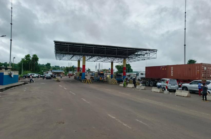 Le poste de péage de Kasangulu. Photo Deskeco