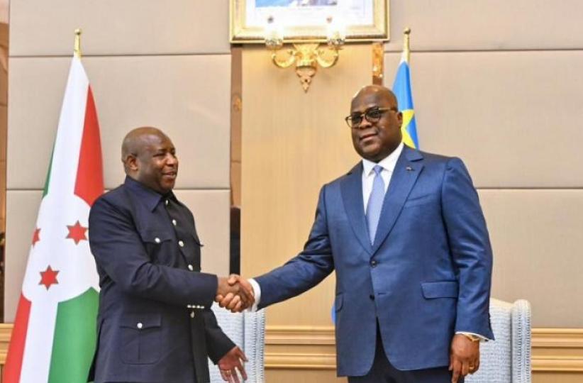 Evariste Ndayishimiye et Félix Tshisekedi,  respectivement présidents du Burundi et du Rwanda