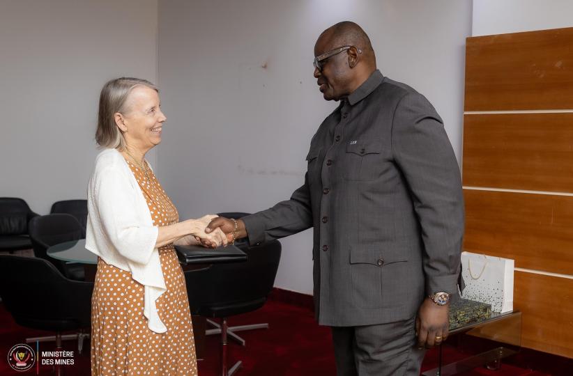 Le ministre de Mines Louis Watum et l'ambassadrice américaine en RDC, Lucy Tamlyn