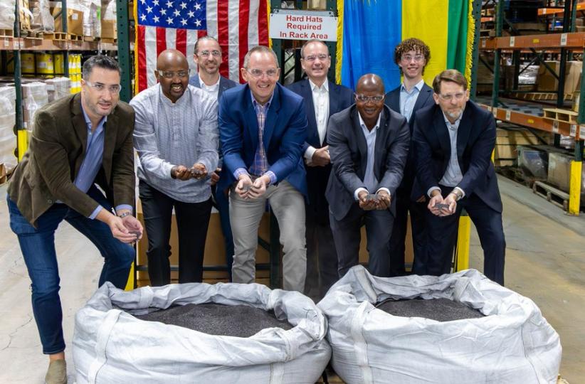 Photo prise lors de la première exportation du Tungstène sur le sol américain 