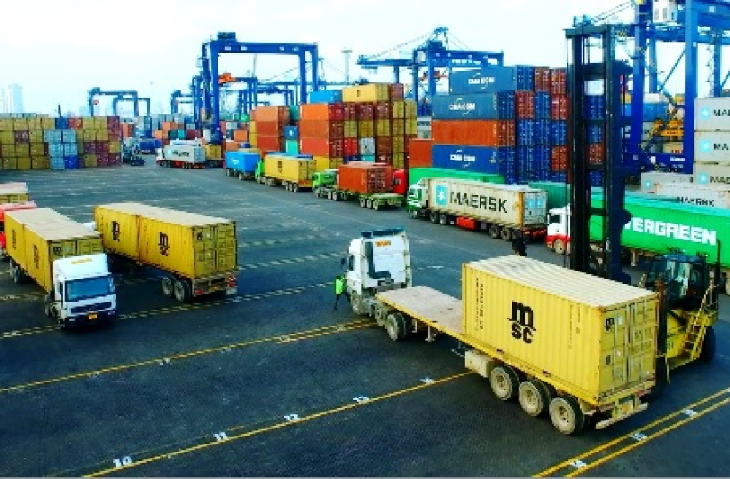 Port sec de Kasumbalesa.